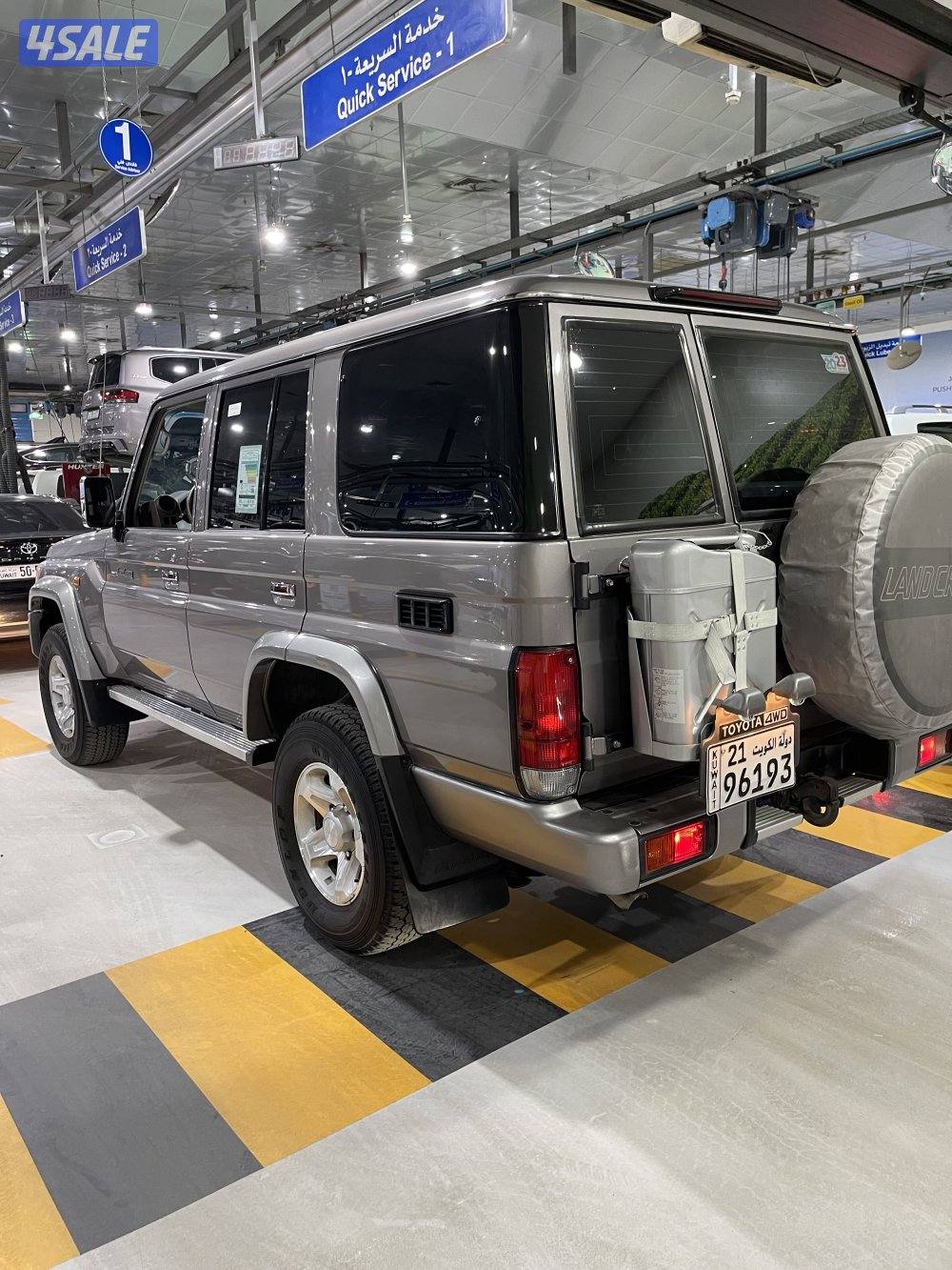 Toyota Land Cruiser 70 Series شاص نص 2023 ماشي ٣٣ الف سيرفس وكاله0