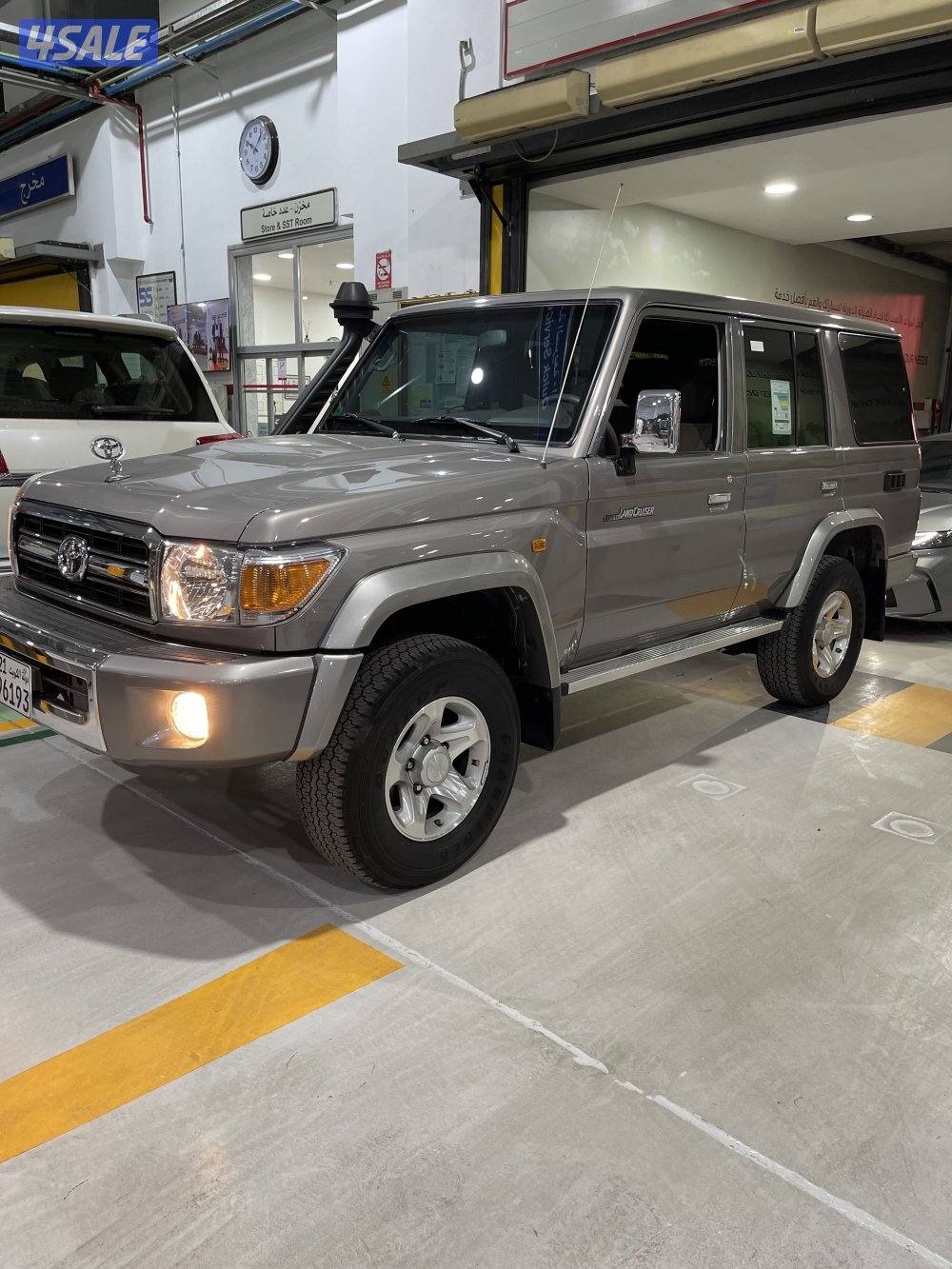 Toyota Land Cruiser 70 Series شاص نص 2023 ماشي ٣٣ الف سيرفس وكاله1