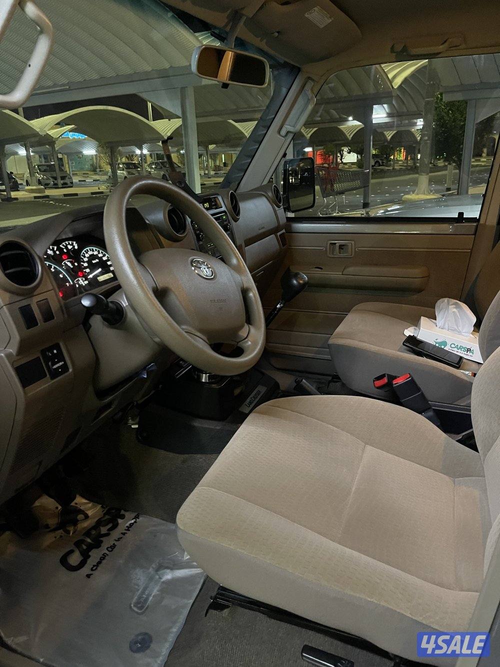 Toyota Land Cruiser 70 Series شاص نص 2023 ماشي ٣٣ الف سيرفس وكاله5