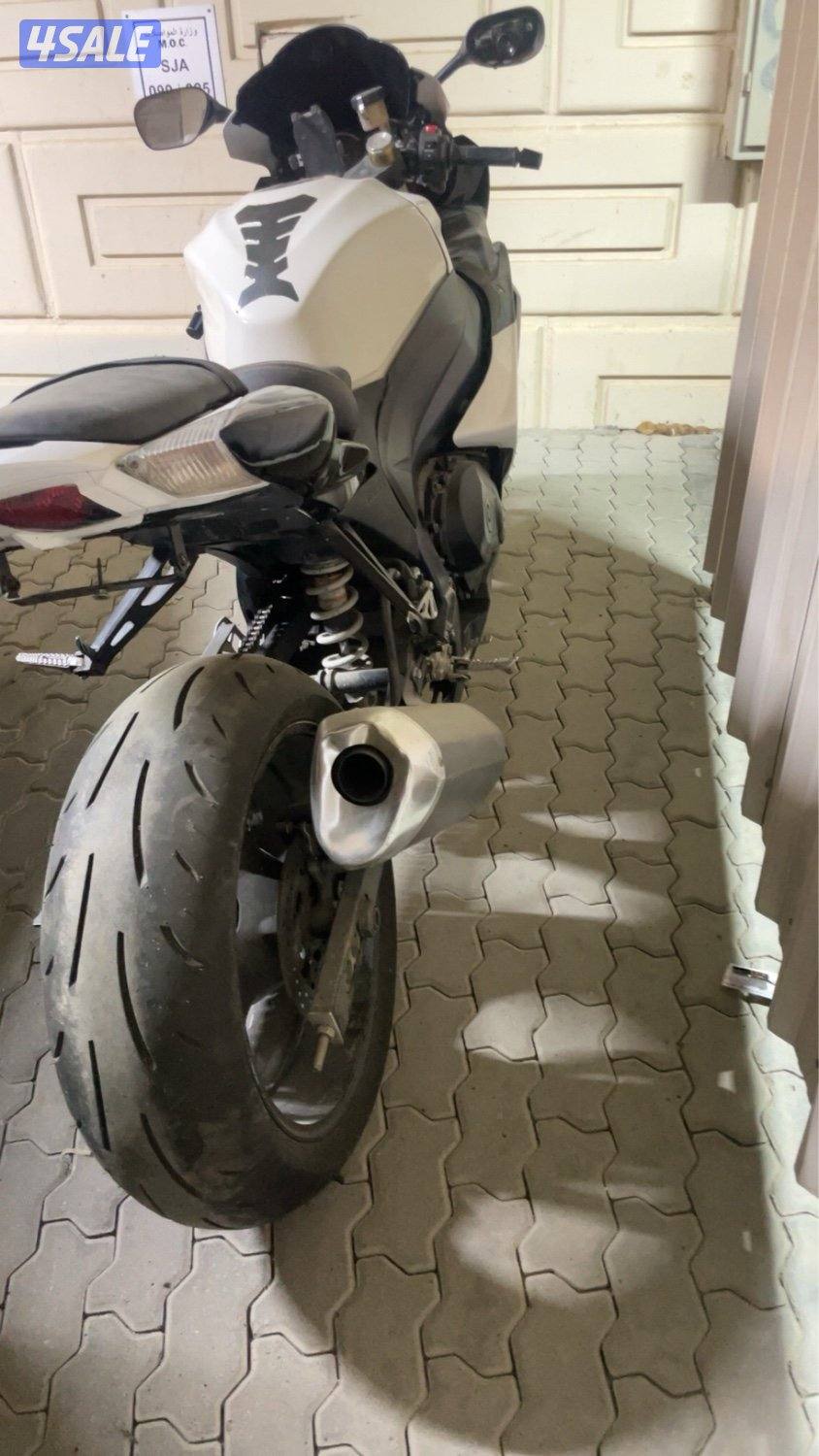 للبيع سيكل سراد حجم الف /1000 نضيف ووكاله ماعليه شي بس عليه ماشه1