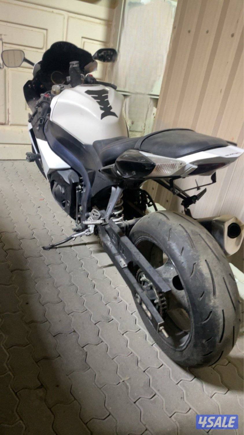 للبيع سيكل سراد حجم الف /1000 نضيف ووكاله ماعليه شي بس عليه ماشه2