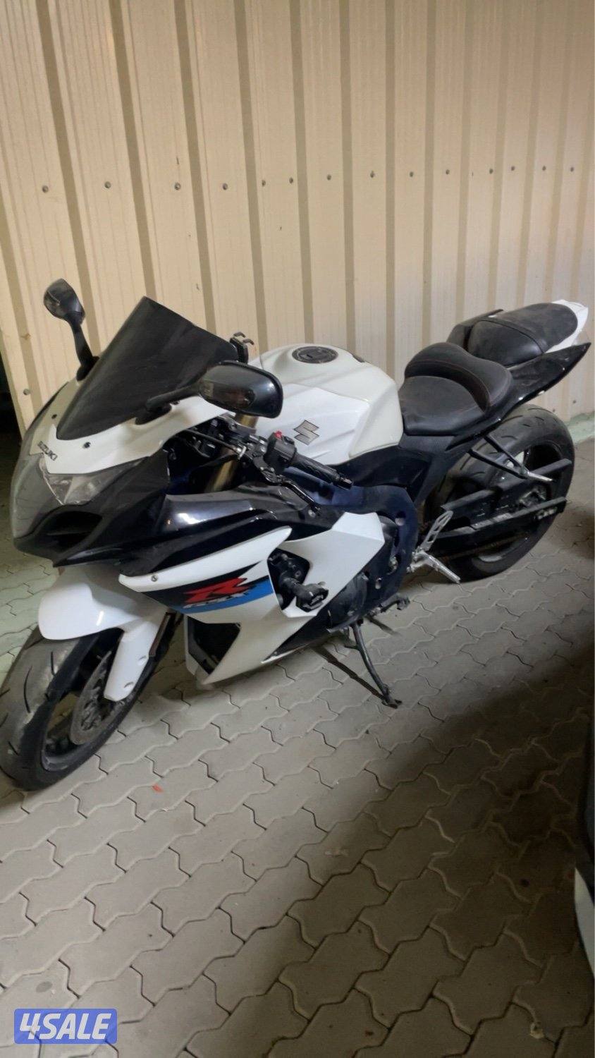 للبيع سيكل سراد حجم الف /1000 نضيف ووكاله ماعليه شي بس عليه ماشه3