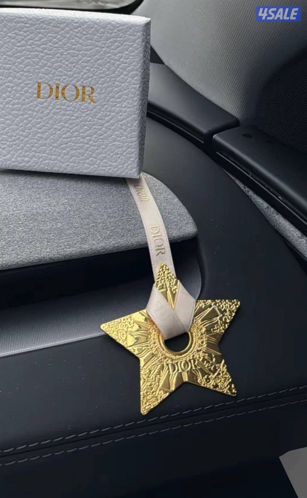 تعليقاات كارتيير وديور للسيارة3