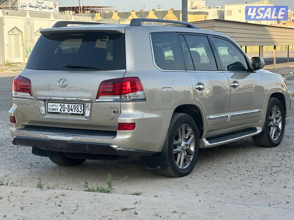 للبيع جيب لكزس 20131