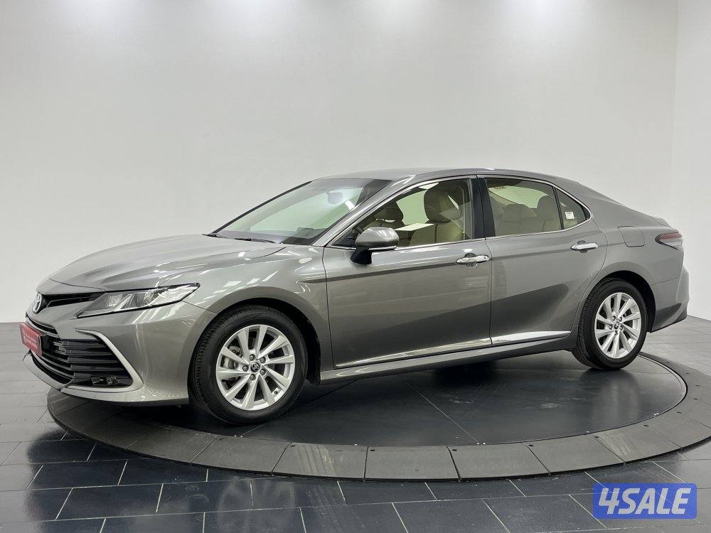 TOYOTA CAMRY GLE 4 CYL MID OPTION0