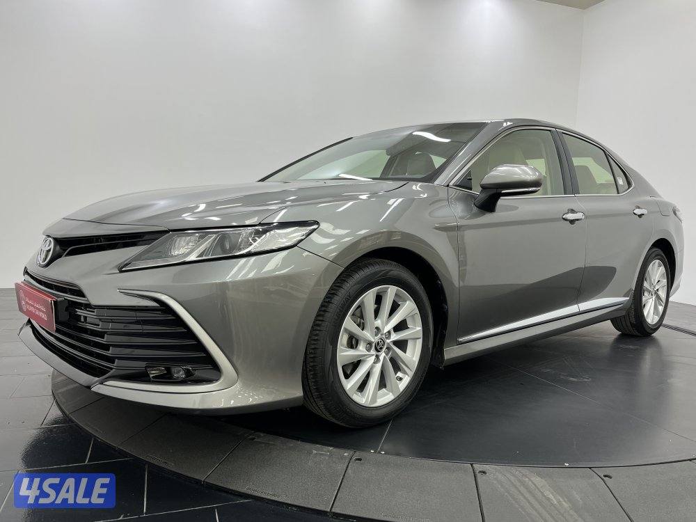 TOYOTA CAMRY GLE 4 CYL MID OPTION1