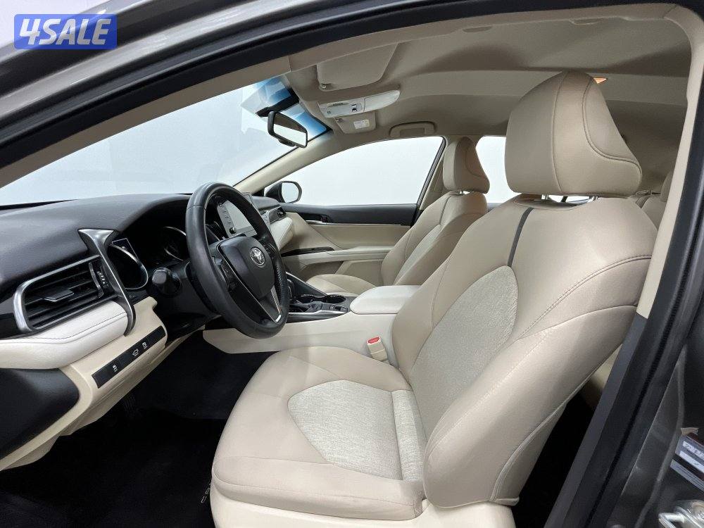 TOYOTA CAMRY GLE 4 CYL MID OPTION4