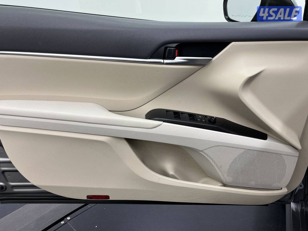 TOYOTA CAMRY GLE 4 CYL MID OPTION10