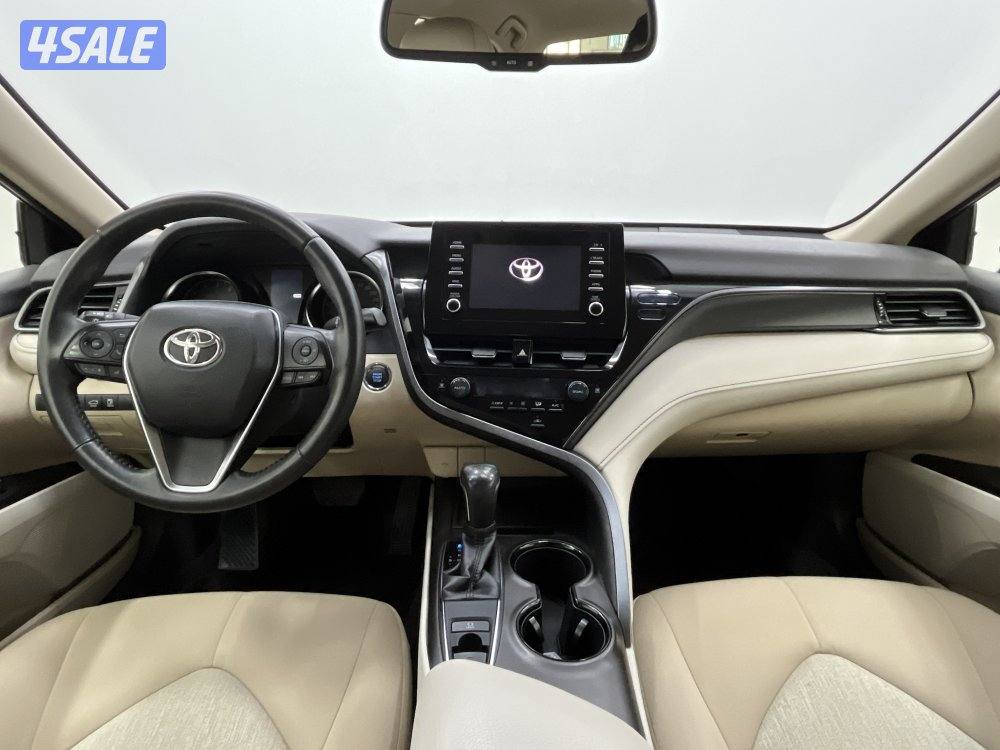 TOYOTA CAMRY GLE 4 CYL MID OPTION11