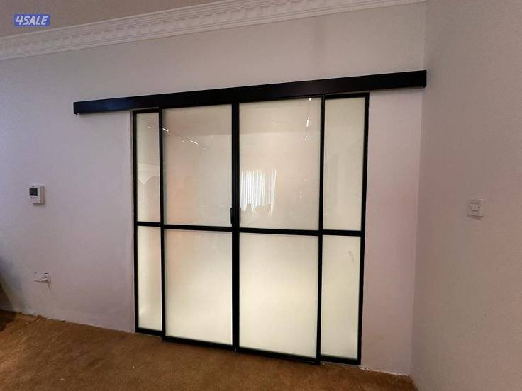 فني تركيب جميع انواع الزجاج و المرايا + جميع متعلقات الزجاج9