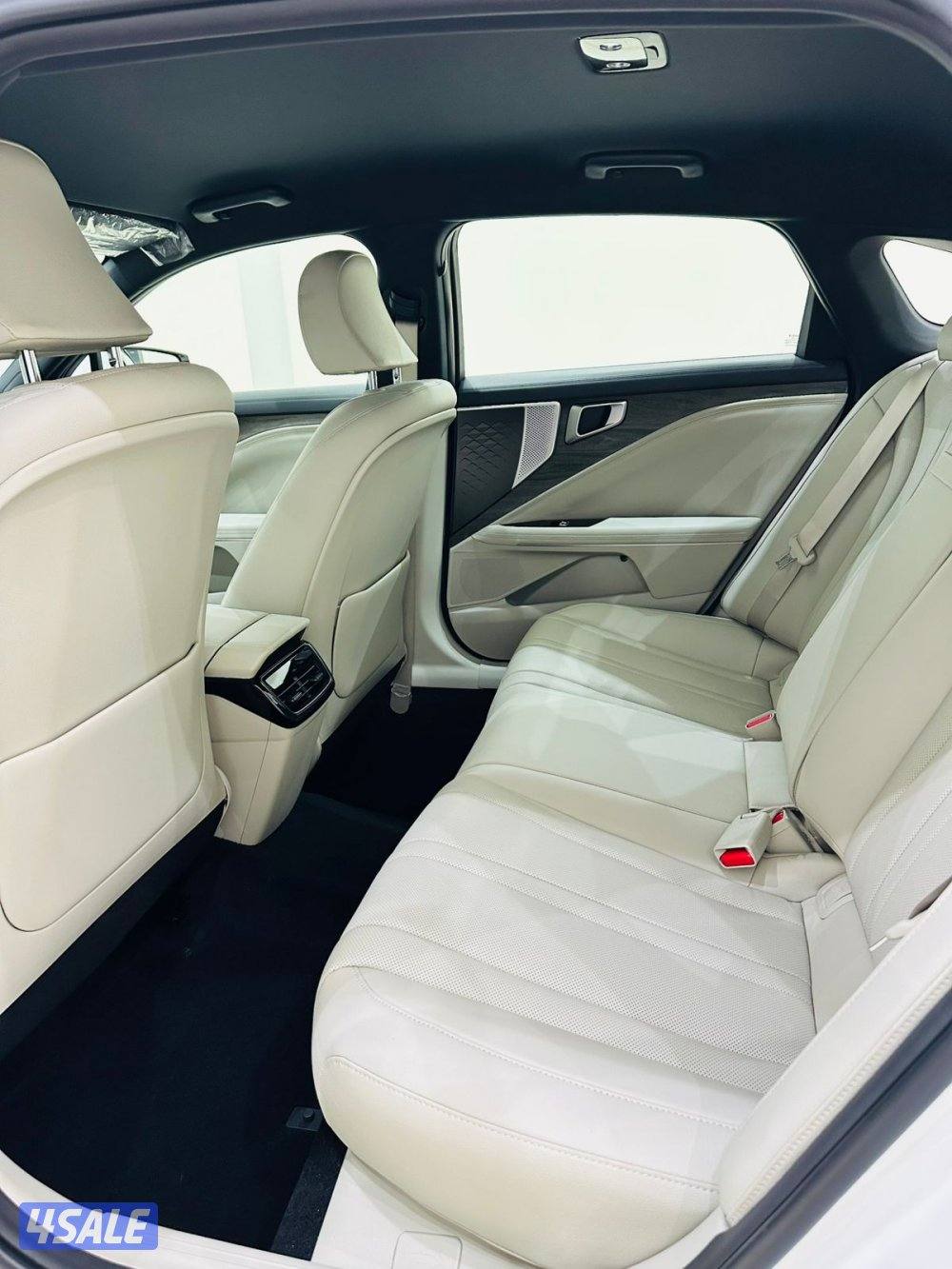 للبيع كـيــــا  3.5  K8 موديل 20245