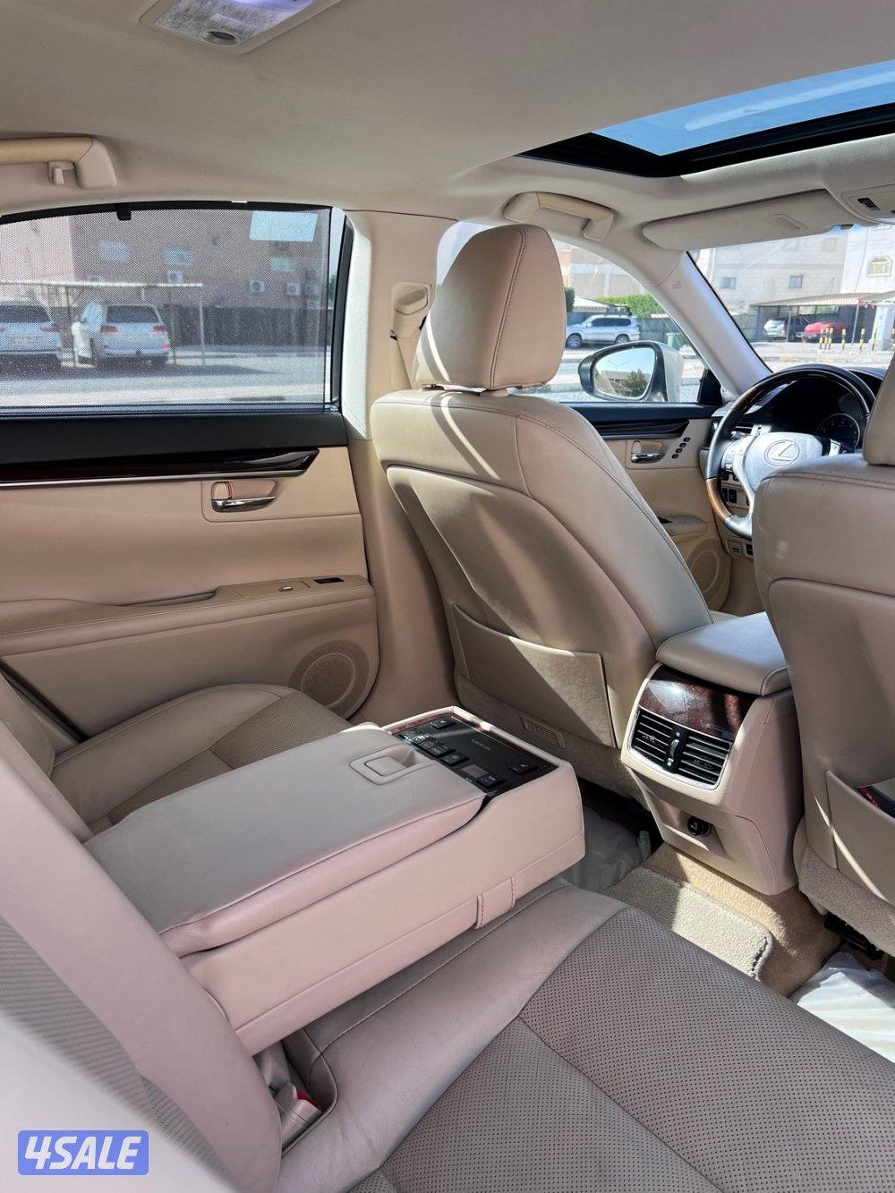 للبيع لكزس 2013 (es 350) ممشى قليل6
