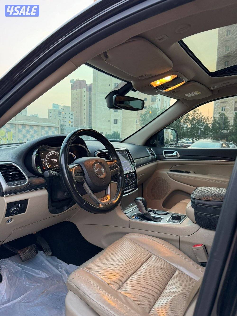 جراند شيروكي ليمتد فل ابشن11