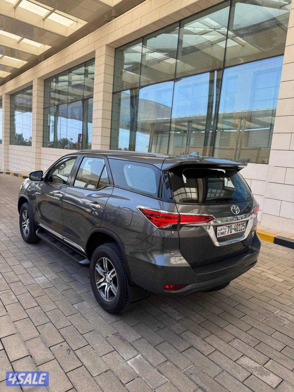 فورتنر 2023 صبغ الوكاله. دبل جير 4x43