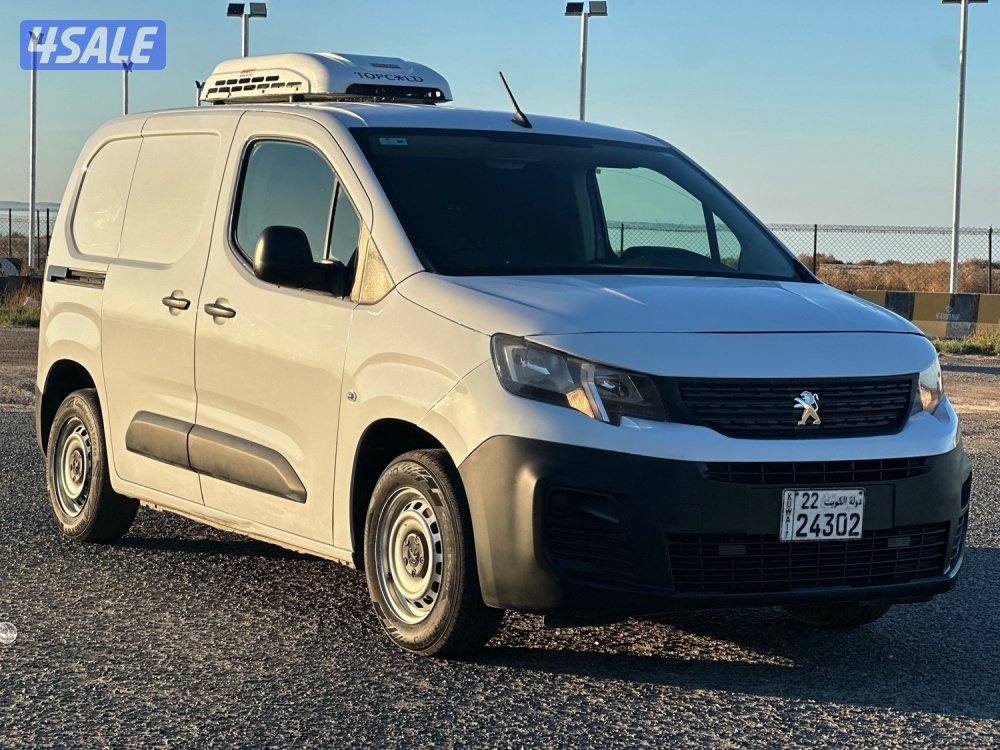 للبيع بيجو بارتنر ثلاجة ماشي ٤٠ الف كيلو1