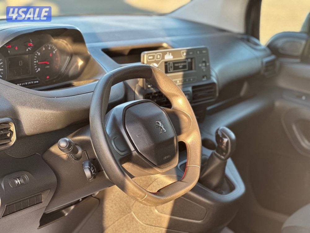 للبيع بيجو بارتنر ثلاجة ماشي ٤٠ الف كيلو6