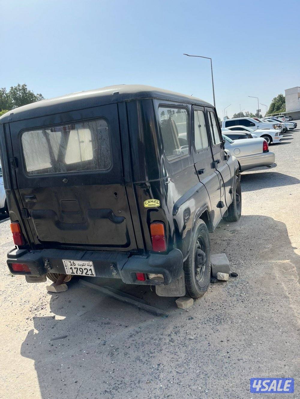 للبيع جيب موديل 2017 ماشي 17000 يحتاج الى قير مكينه شرط الفحص0