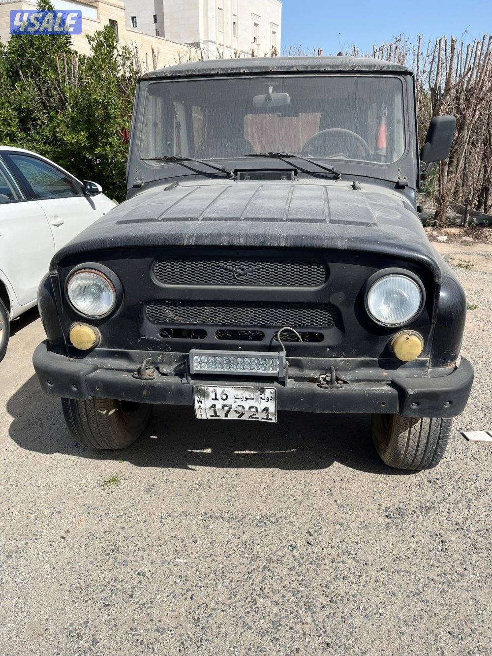 للبيع جيب موديل 2017 ماشي 17000 يحتاج الى قير مكينه شرط الفحص1