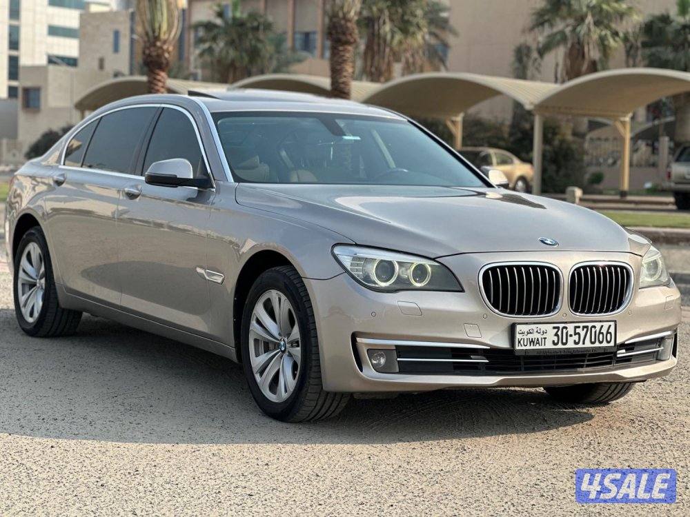 للبيع BMW 730Li وارد الوكالة الغانم0