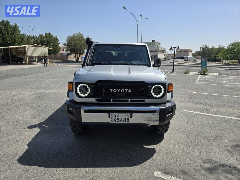 للبيع جيب لاندكروزر نص موديل ٢٠٢٥1