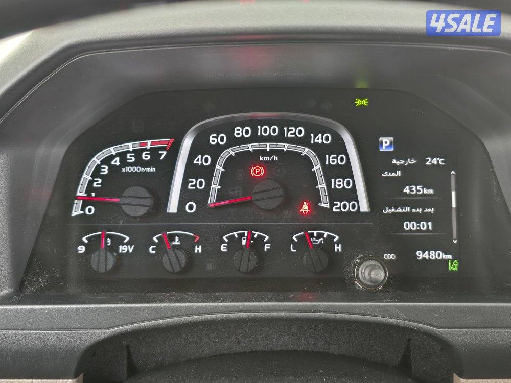 للبيع جيب لاندكروزر نص موديل ٢٠٢٥4