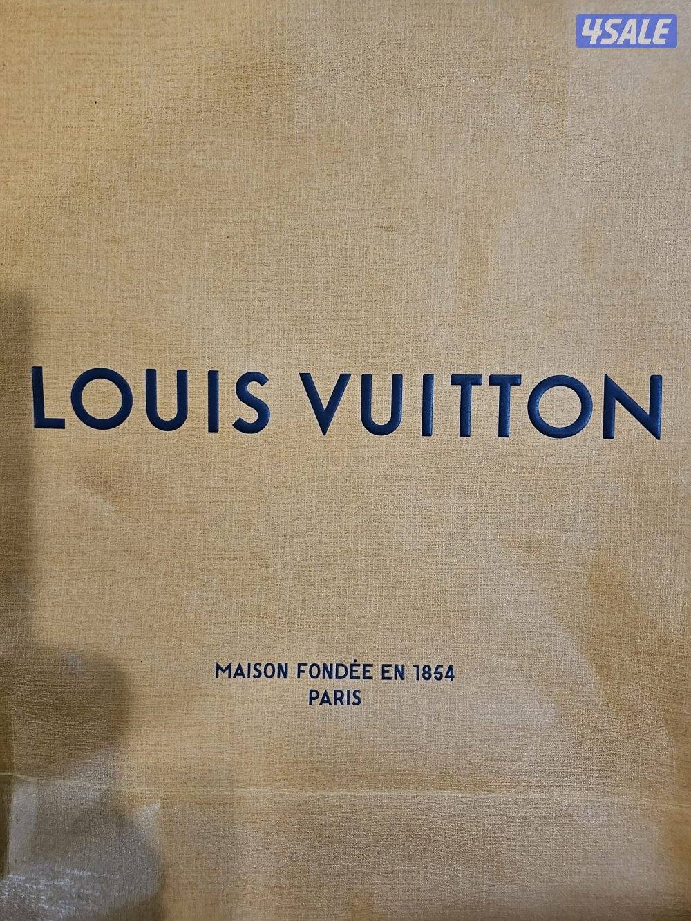 عطر فاخر من Louis Vuitton اصلي 100% ولم يستخدم0