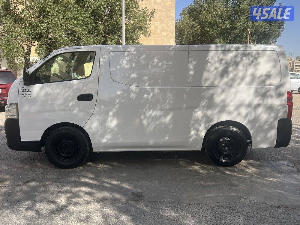 للبيع باص نيسان اورفان مقفل موديل 2016 ( عداد 200 فـقـط )3