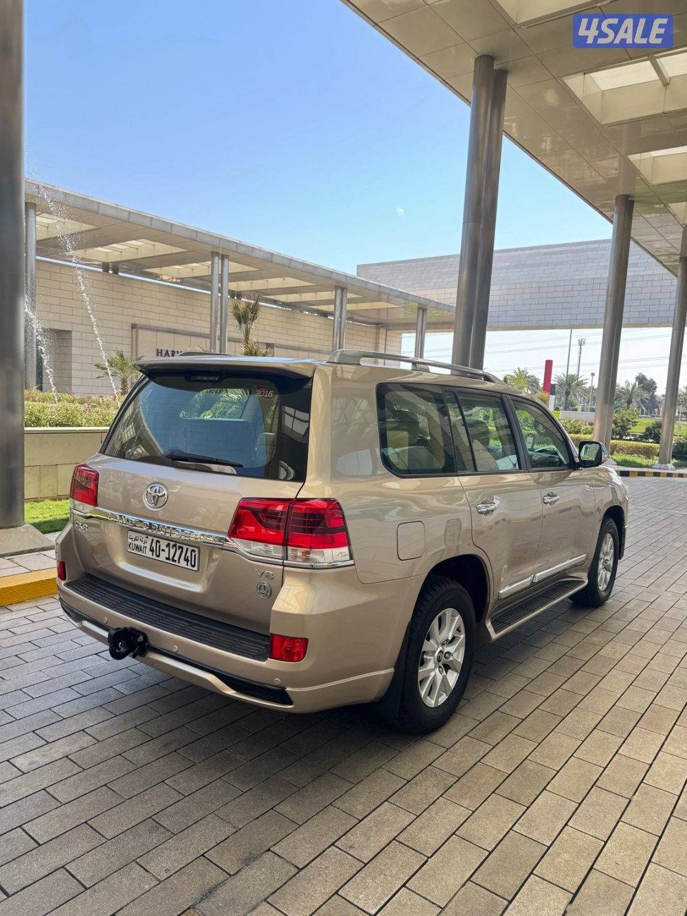 لاندكروزر GXR v8 الساير فل كامل1