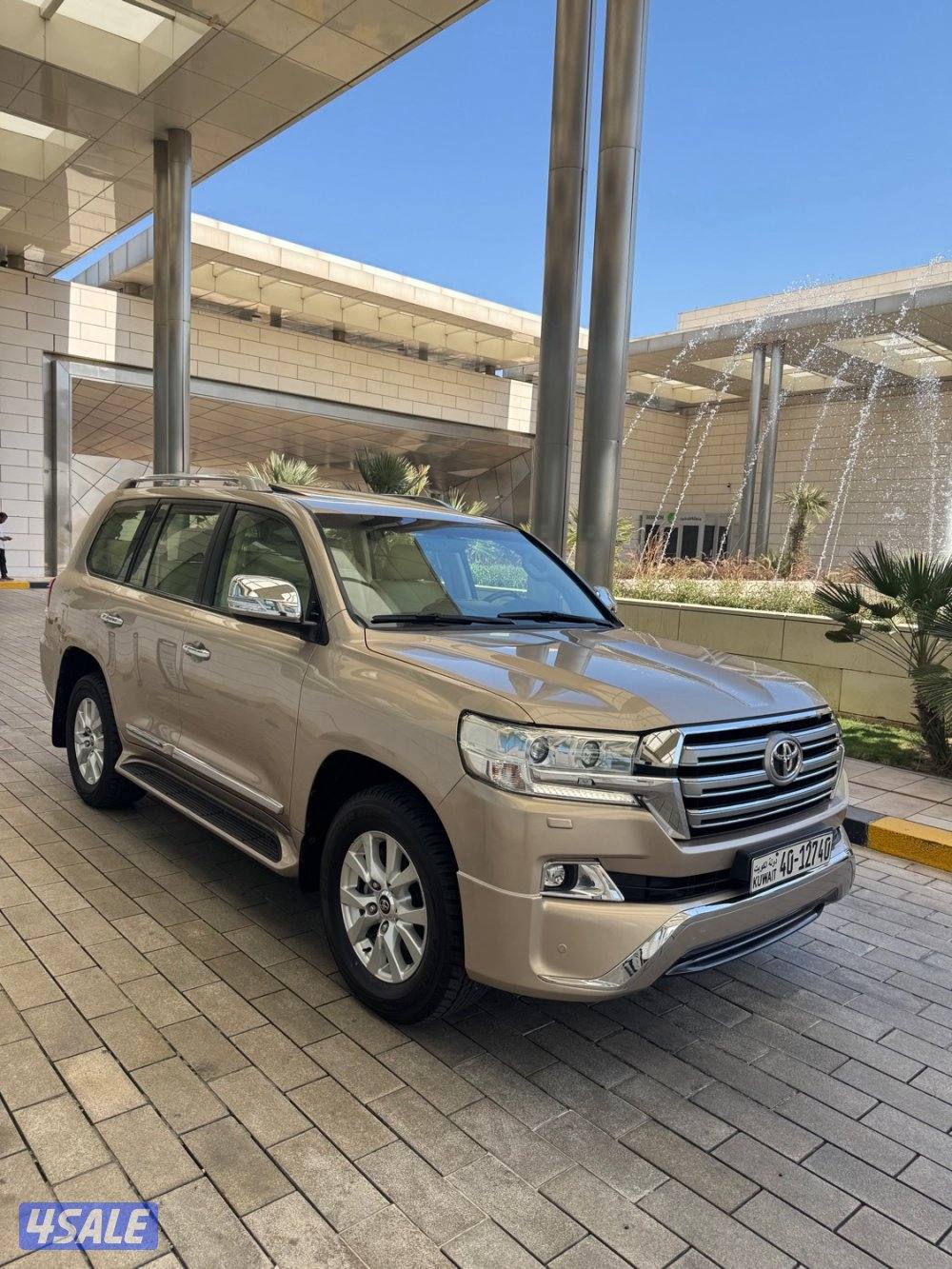 لاندكروزر GXR v8 الساير فل كامل2