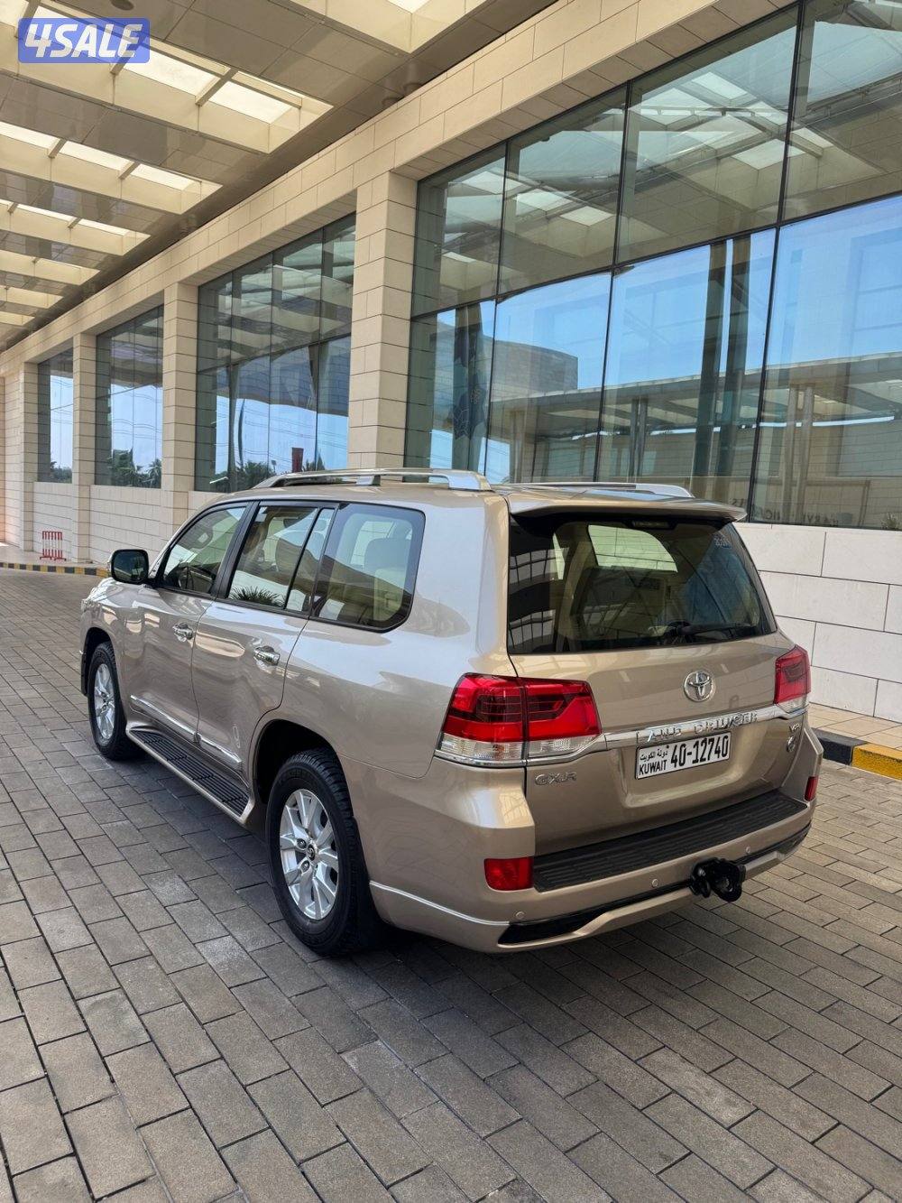 لاندكروزر GXR v8 الساير فل كامل3