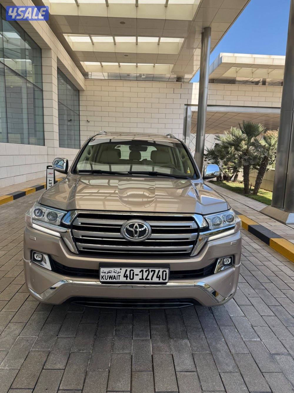 لاندكروزر GXR v8 الساير فل كامل4