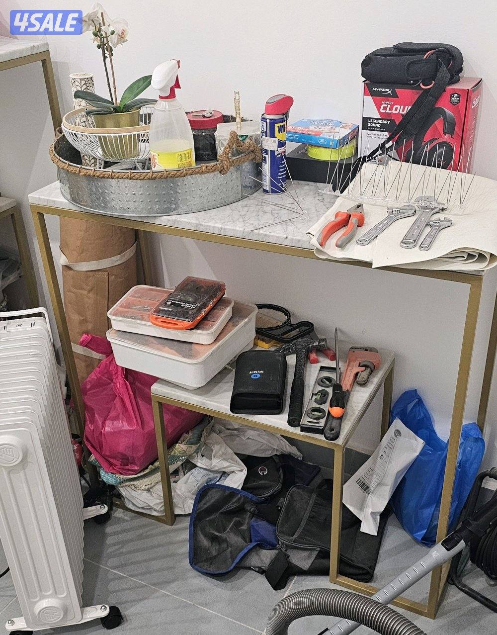 طاولتين رخام ابيض والحديد ذهبي0