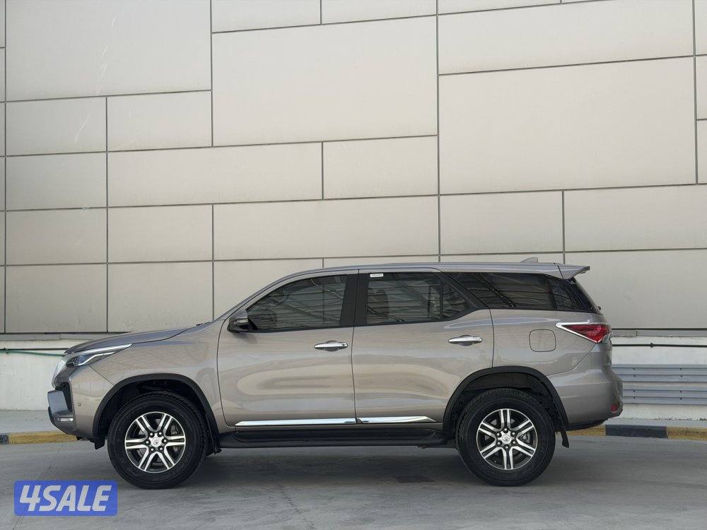 تويوتا فورتنر موديل 2023 عداد 40 الف الساير تحت الكفاله صبغ وكاله1