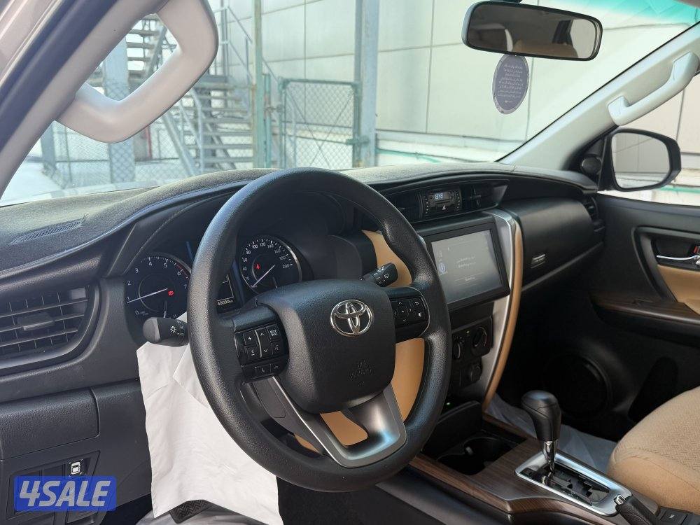 تويوتا فورتنر موديل 2023 عداد 40 الف الساير تحت الكفاله صبغ وكاله6