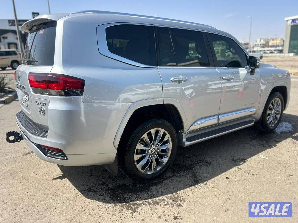 تويوتا لاند كروزر GX.R AERO-V6 موديل 2024 ماشى 26.000 k.m  وارد الساير3