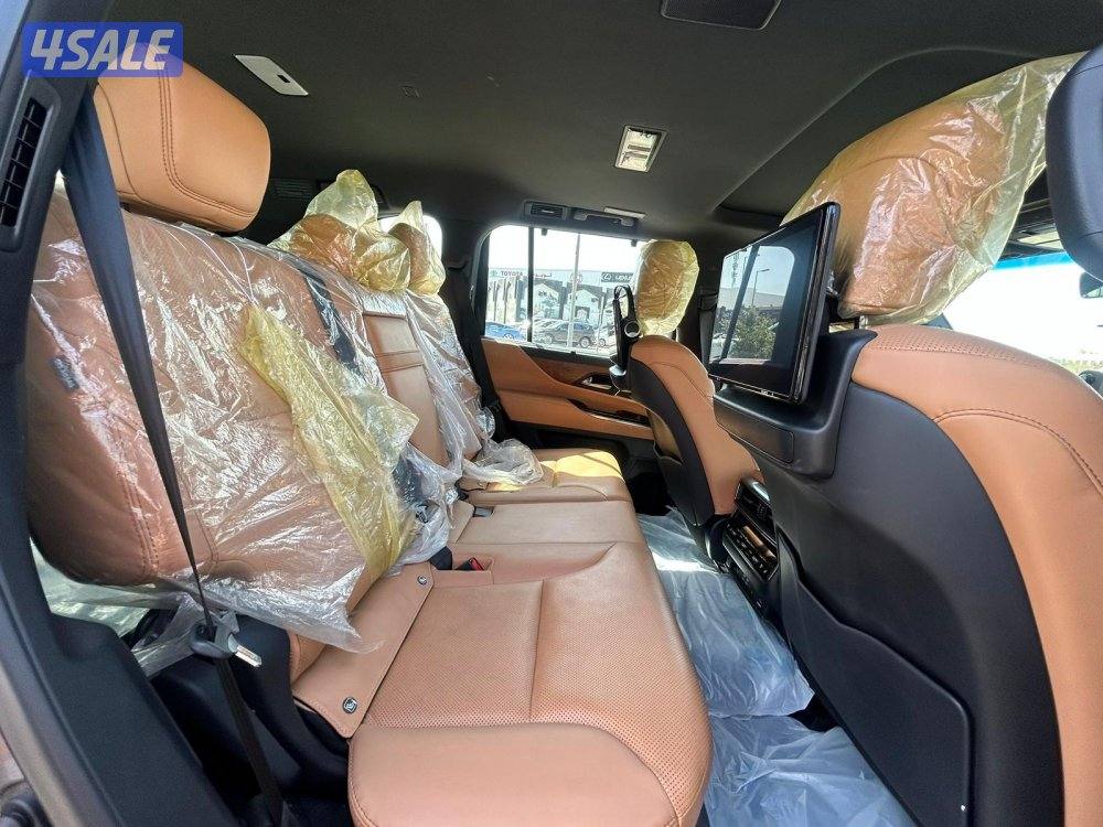 لكزس LX600 درجة اولى  twinturbo .V6 موديل  2023 ماشى 98.000 k.m4