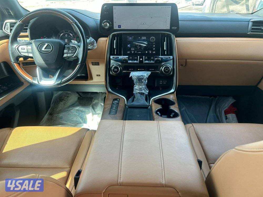 لكزس LX600 درجة اولى  twinturbo .V6 موديل  2023 ماشى 98.000 k.m6