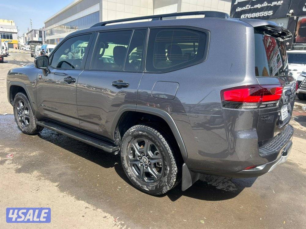 لاند كروزر GR.SPORT   twin turbo .V6 موديل 2024 ماشى 28.000 k.m3