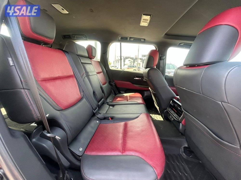 لاند كروزر GR.SPORT   twin turbo .V6 موديل 2024 ماشى 28.000 k.m6