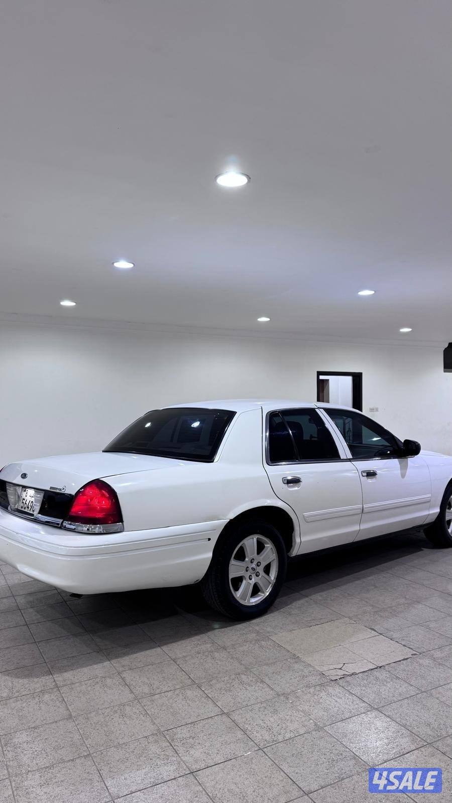 للبيع فورد فكتوريا0