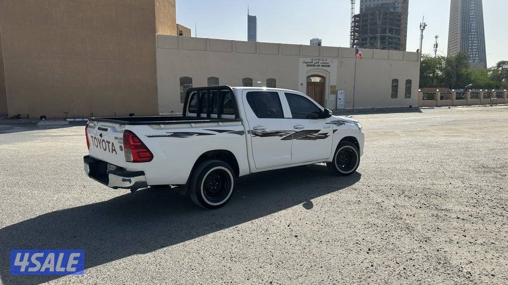 هايلوكس فل كامل بدون دبل ممشي 97 ألف شرط فحص كامل2