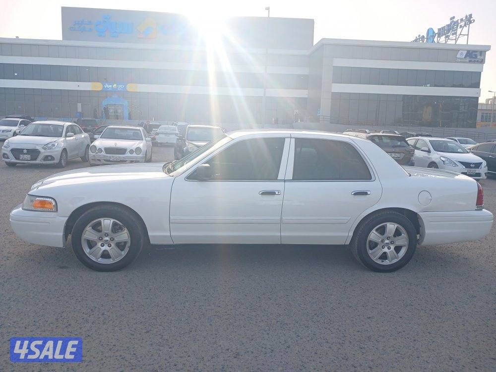 فورد فكتوريا موديل 20113