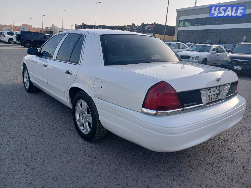 فورد فكتوريا موديل 20115