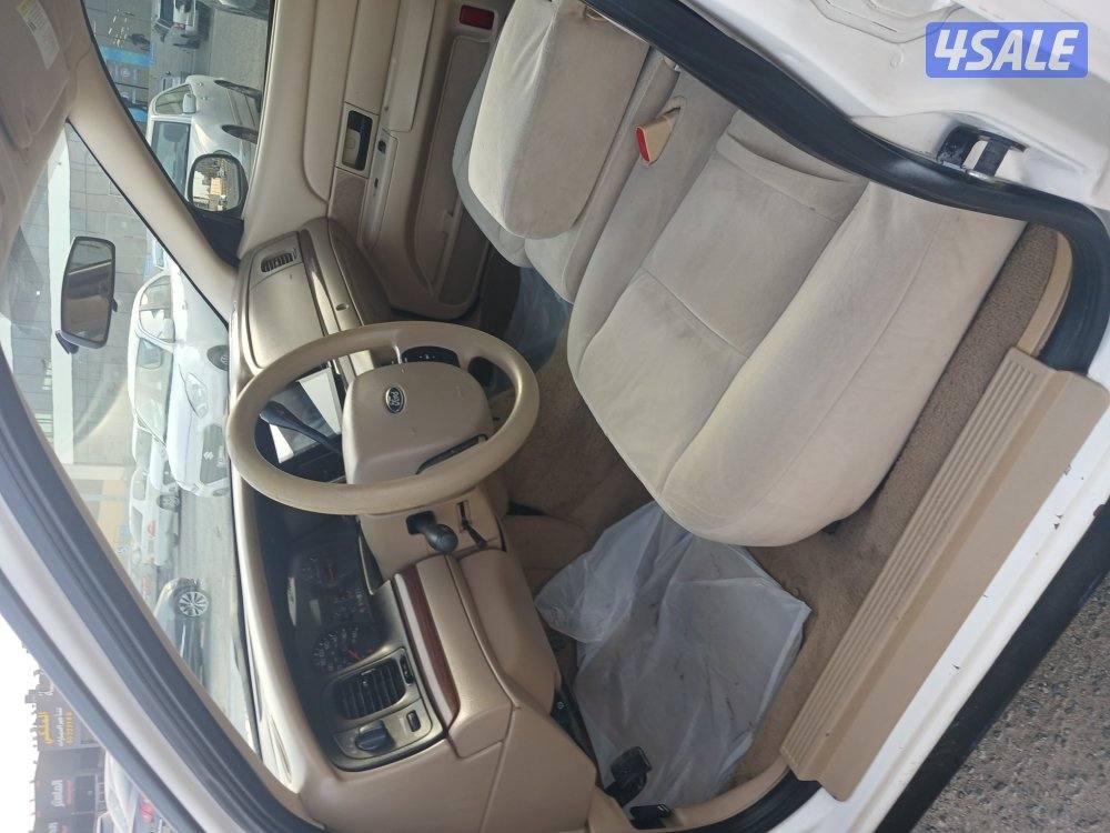 فورد فكتوريا موديل 20116