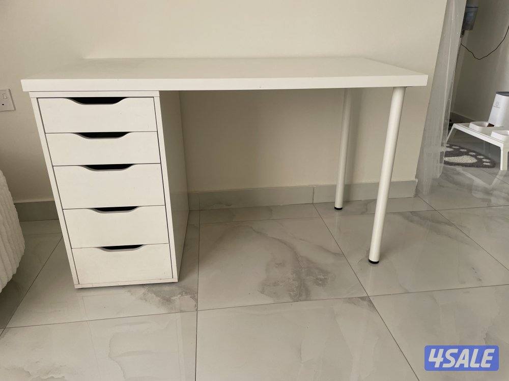 كنب ومجموعة اغراض3