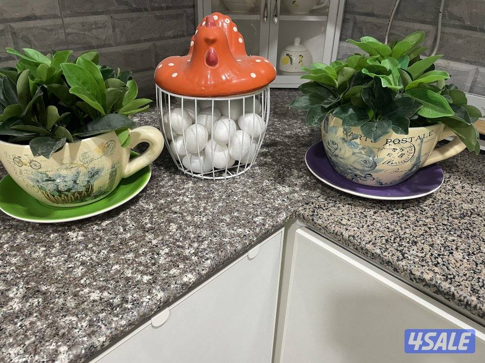 كنب ومجموعة اغراض9