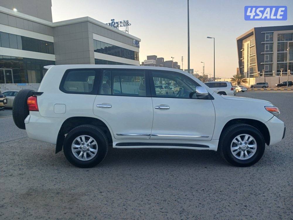 لاند كروزر GXR موديل 2011 قيرعادي. اسبيرعلاق2