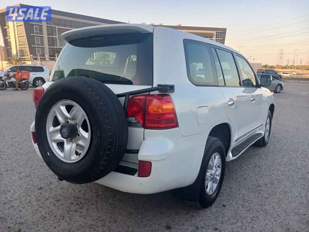 لاند كروزر GXR موديل 2011 قيرعادي. اسبيرعلاق4