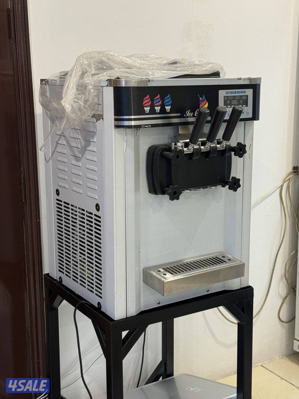 للبيع مكينة ايس كرميم0