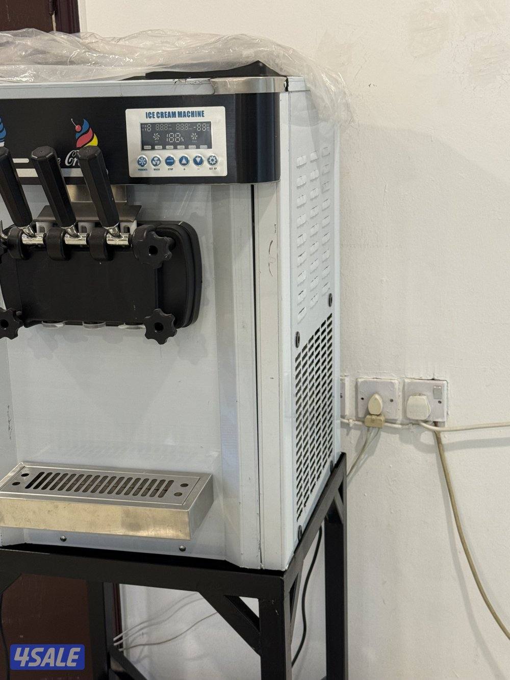 للبيع مكينة ايس كرميم1